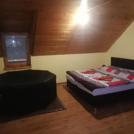Privat Femamki Lägenhet Licartovce