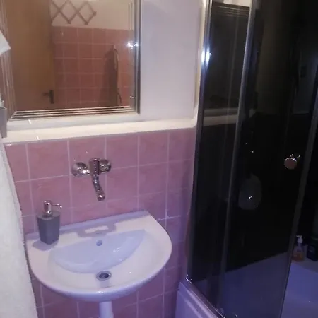 Lägenhet Privat Femamki *